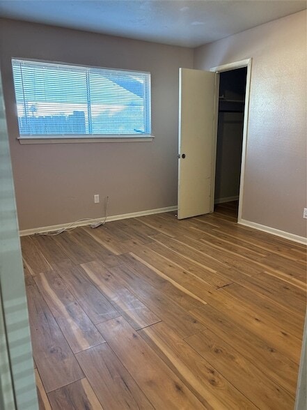 Building Photo - 2114 Yorktown Ct N