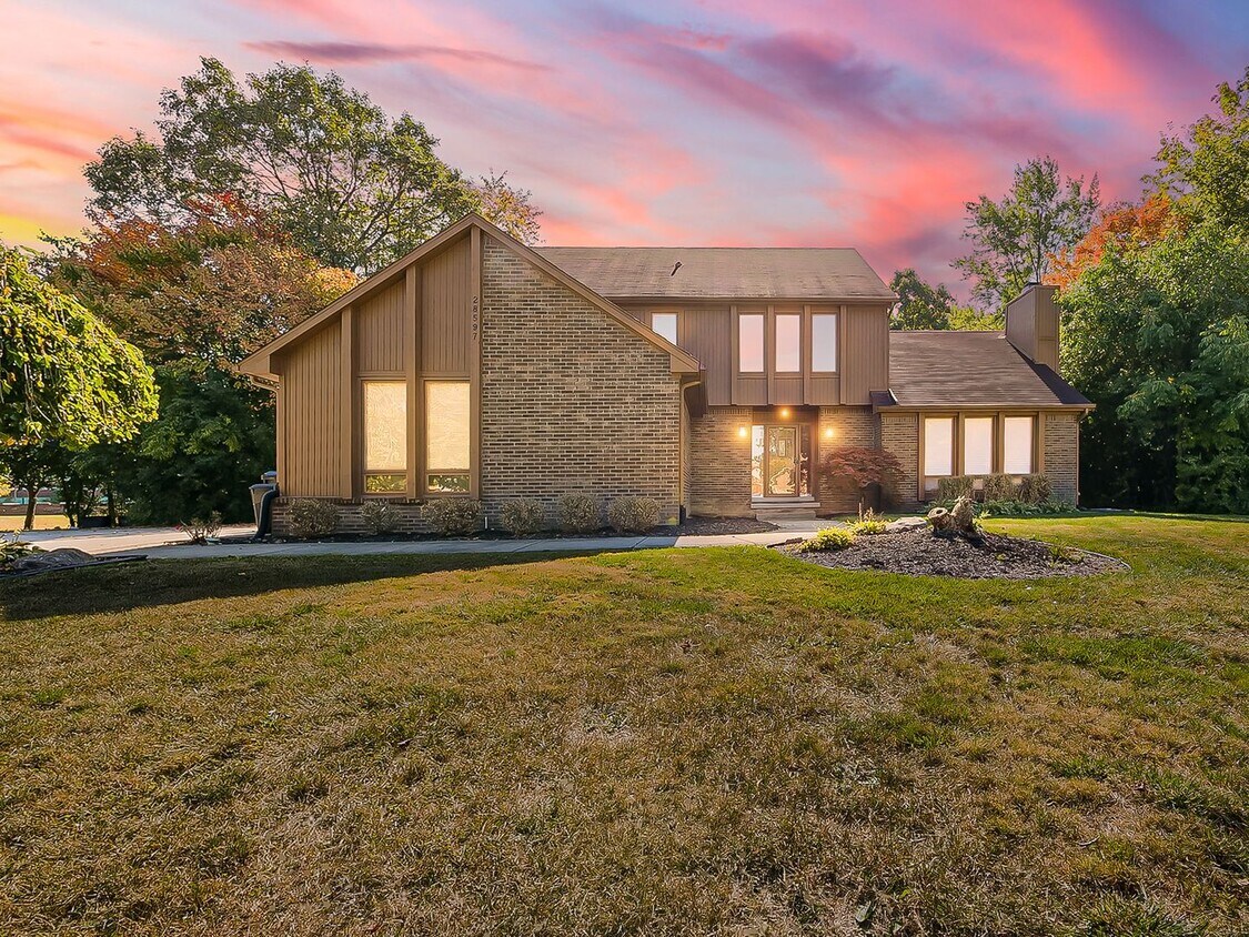 Primary Photo - Fully Upgraded 3-Bed Farmington Hills Home!