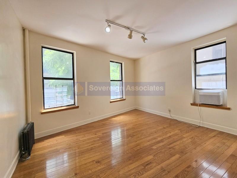 Foto principal - 86 Haven Ave