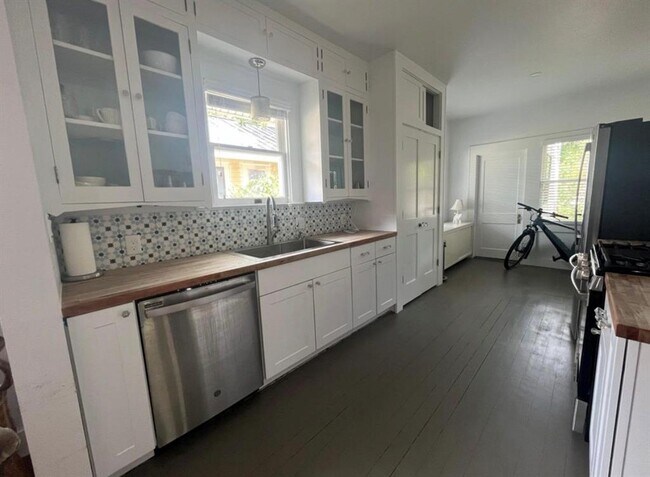 Foto del edificio - 3013 West Ave