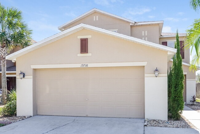 Building Photo - 19738 Timberbluff Dr