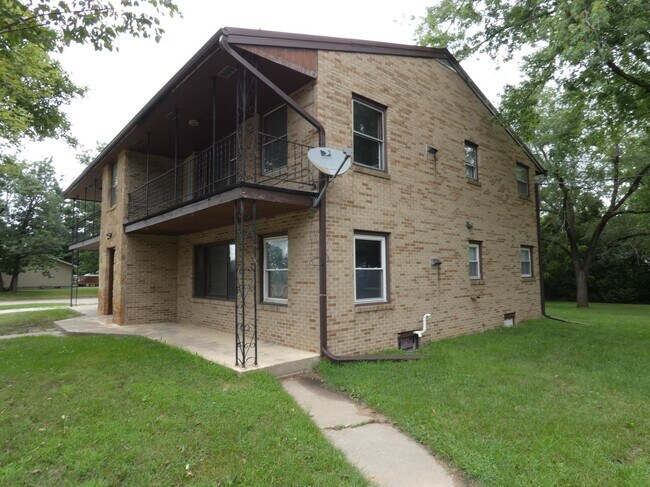 Building Photo - 508 N 4th St