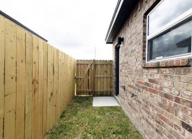 Foto del edificio - 3806 Valeria St