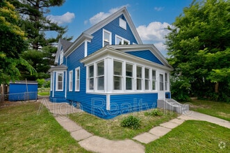Building Photo - 2123 N Sheridan Ave