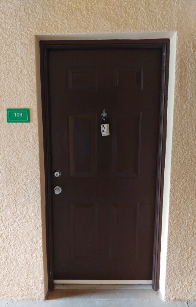 Foto del edificio - 231 SW Palm Dr