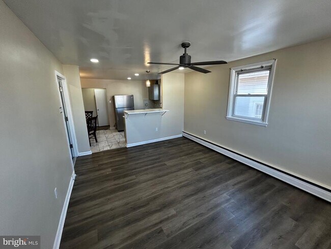 Foto del edificio - 7347 Tabor Ave