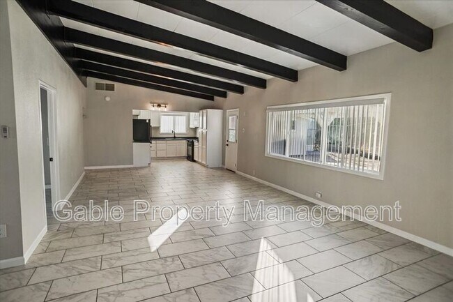 Foto del edificio - 17197 Sierra Hwy