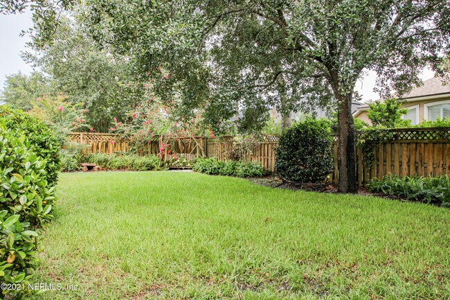 Foto del edificio - 3005 Fort Caroline Ct