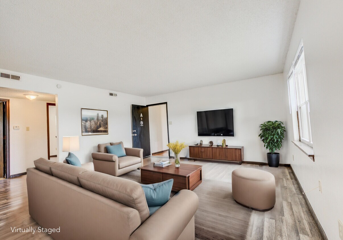 Foto principal - 406 W Southampton Dr