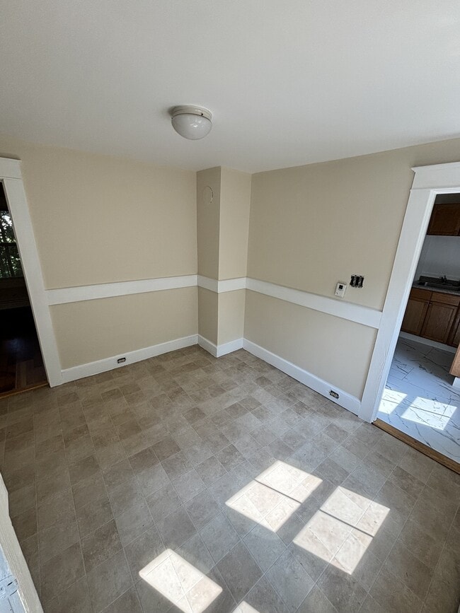 Photo - 14 Graves St (Deerfield, MA) Townhome