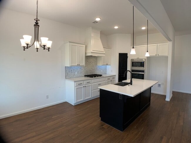 Building Photo - Edmond 3 bed with optional office Deer Cre...