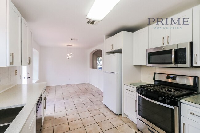 Building Photo - Amazing home ready to move in!