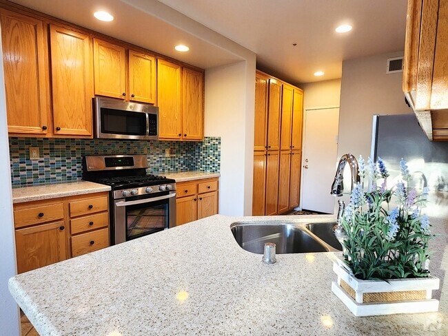 Building Photo - 6611 Santa Isabel St