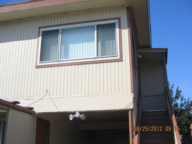 Building Photo - 917 Mills Ave