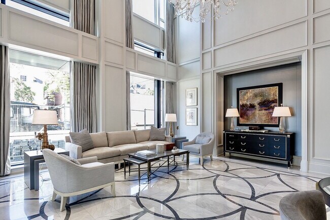 Building Photo - 133 Hazelton Ave