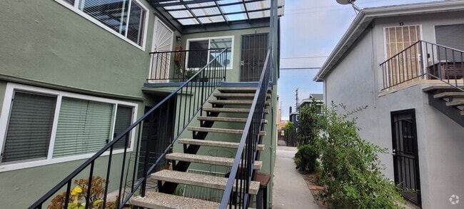 Building Photo - 1214 Amethyst St