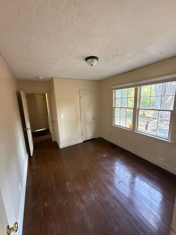 Building Photo - 112 Robinhood Rd