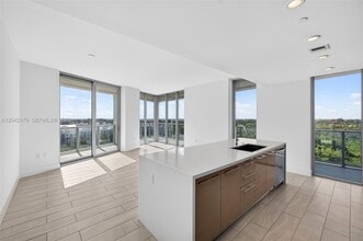 Building Photo - 2000 Metropica Wy