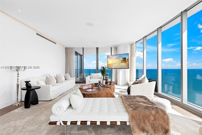 Foto del edificio - 15701 Collins Ave