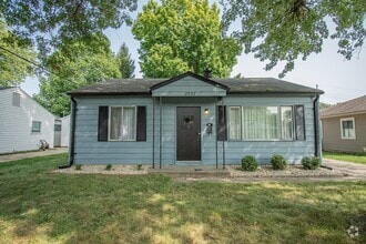 Building Photo - 2533 Meadow Dr