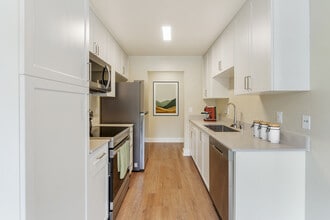 Building Photo - eaves Lake Forest