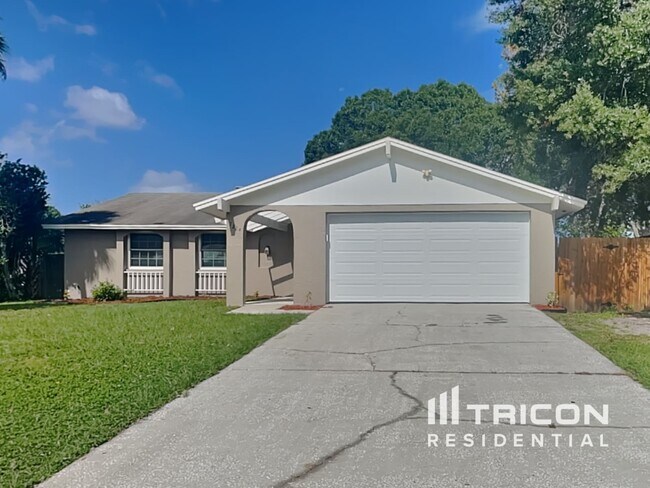 Building Photo - 7224 Northbridge Boulevard Tampa FL