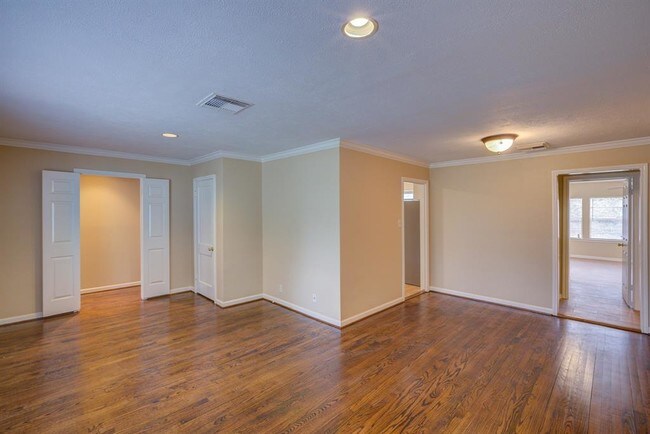 Foto del edificio - 4617 Birch St