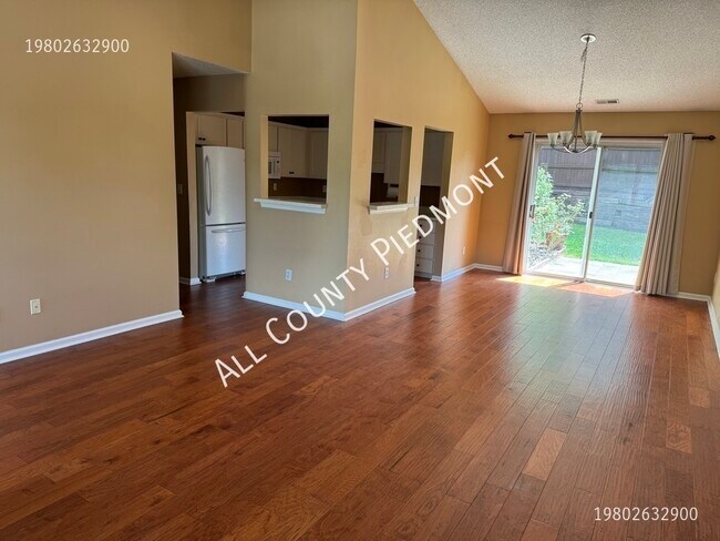 Foto del edificio - 14207 Greenstone Ct