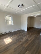 Building Photo - 313 E Main St