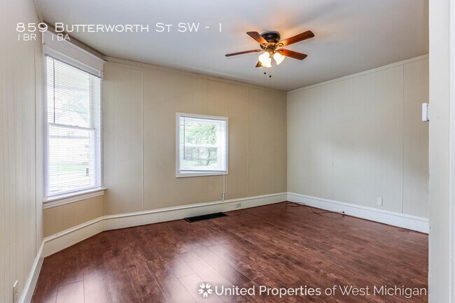 Building Photo - 859 Butterworth St SW