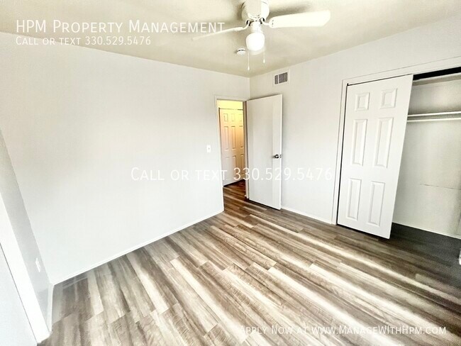 Foto del edificio - 20584 Lorain Rd