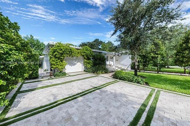 Building Photo - 919 Granada Groves Ct