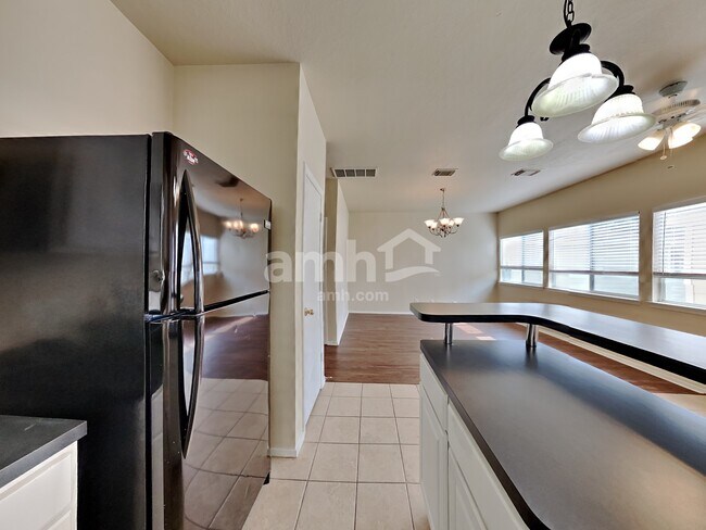 Foto del edificio - 26893 Kings Park Hollow Dr