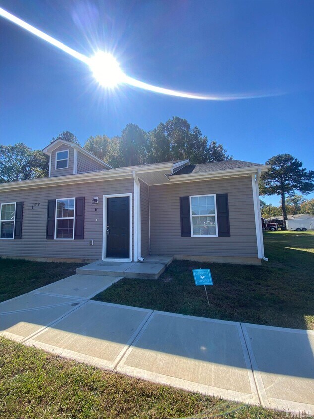 109 W Langdon Ave, Smithfield, NC 27577 Townhome Rentals in