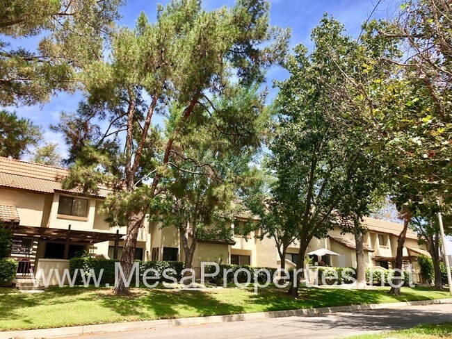 Foto del edificio - 862 Lancaster Dr