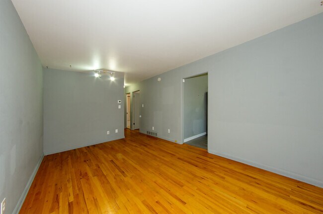 Foto del edificio - 513 E 9th St