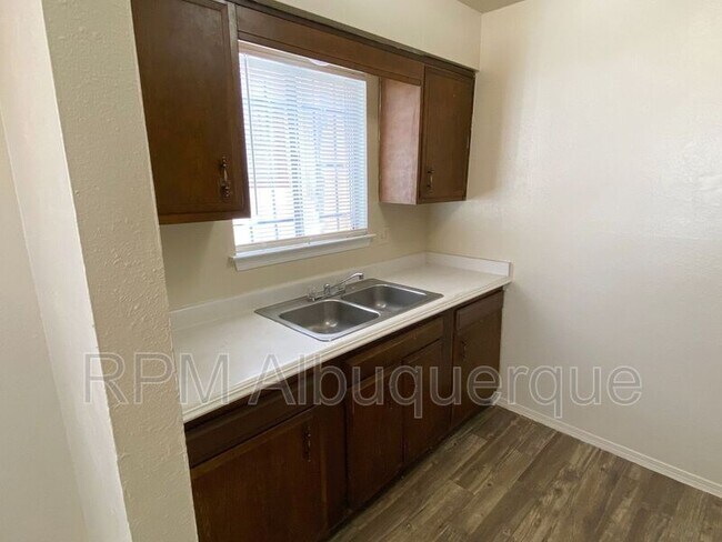 Foto del edificio - 313 Columbia Dr SE