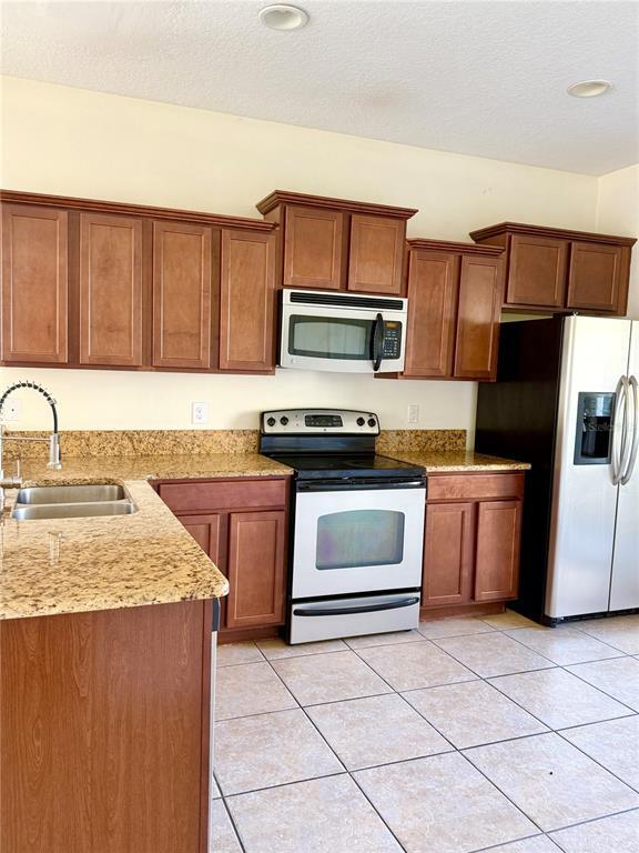 Building Photo - 20427 Needletree Dr