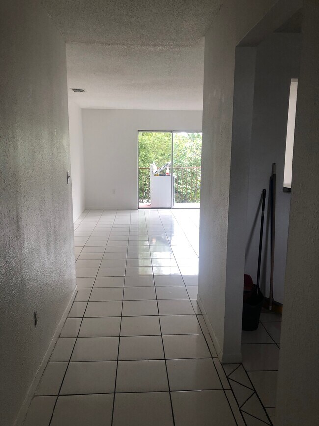 Foto del edificio - 10979 SW 3rd St