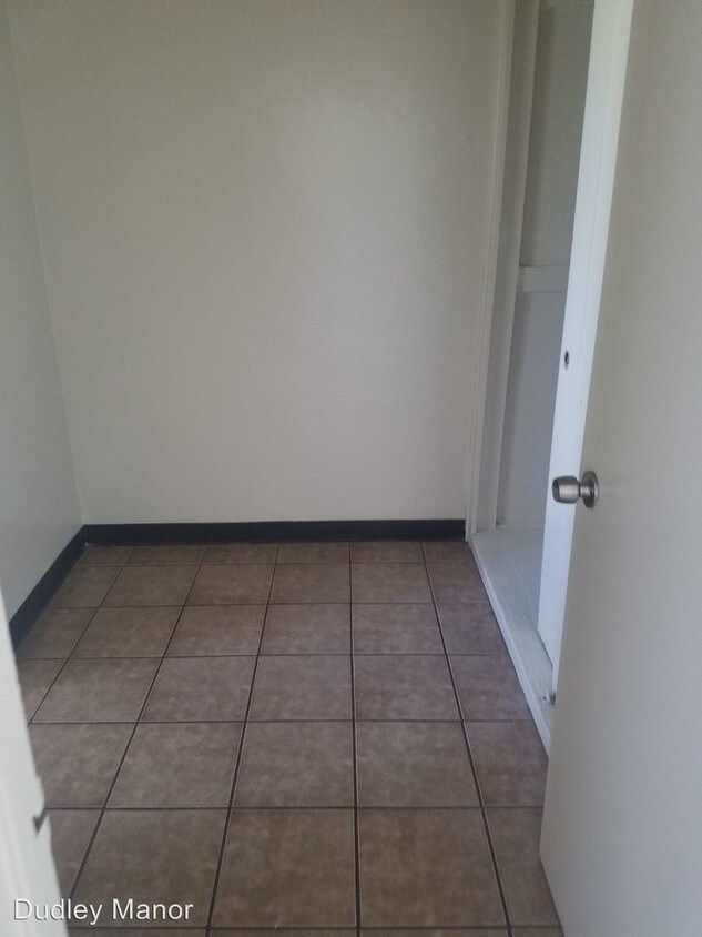 Foto del edificio - 766 S Dudley St