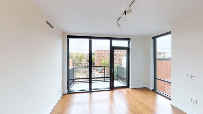 Interior Photo - Capitol View on 14th
