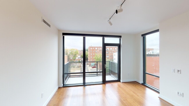 Interior Photo - Capitol View on 14th