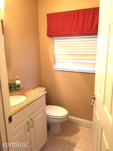 Foto del edificio - 3 br, 2.5 bath House - 3960 Newport Ave