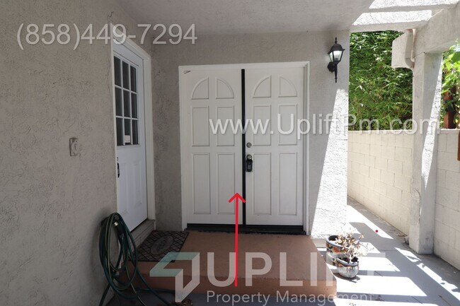 Building Photo - Casita Way (4025)