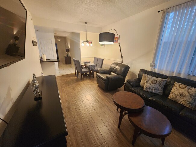 Foto del edificio - 2020 Greenview Shores Blvd