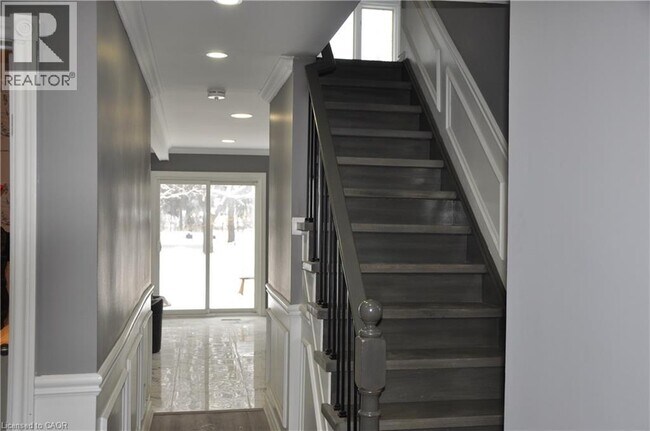 Photo du bâtiment - 7775 ON-7