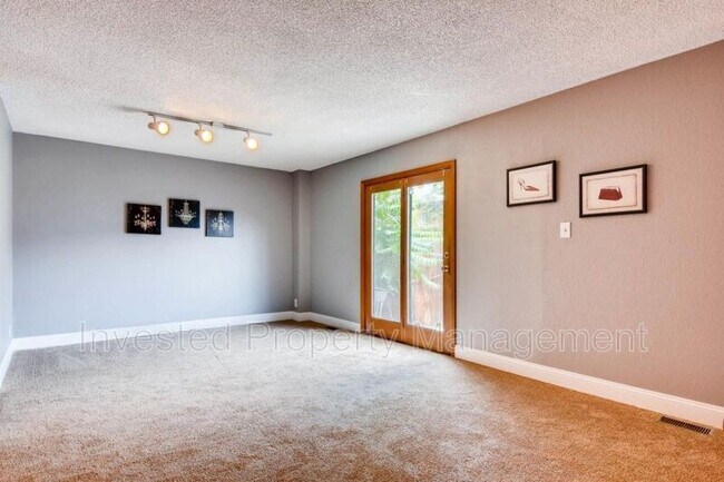 Foto del edificio - 11626 Grant St