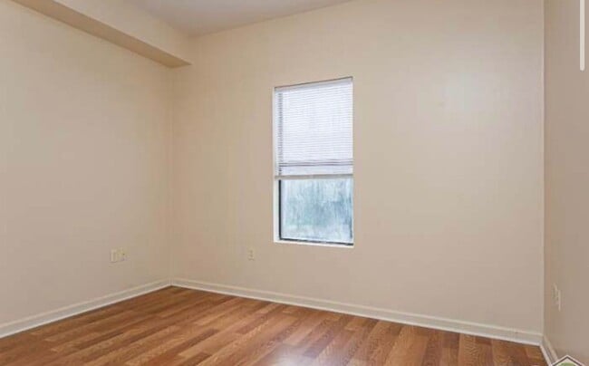 Building Photo - 373 Community College Dr