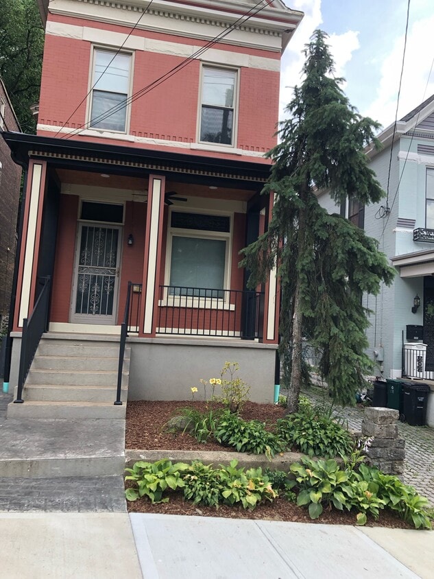 Primary Photo - 133 Parker St