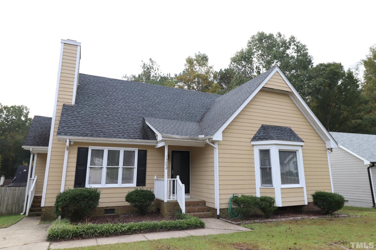 Primary Photo - 1309 Sweet Charm Ln